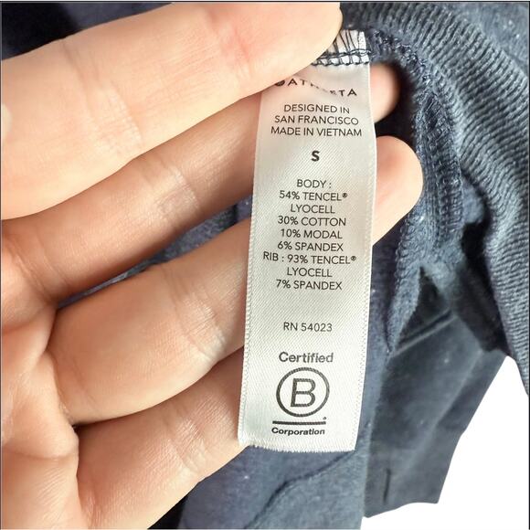 Athleta Women's Small Dusty Navy Textured Balance Pullover L/S Sweatshirt - Picture 4 of 9